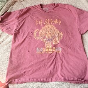 Def Leppard Pyromania 1983 Tour Graphic Tee Distressed Vintage Style L/XL